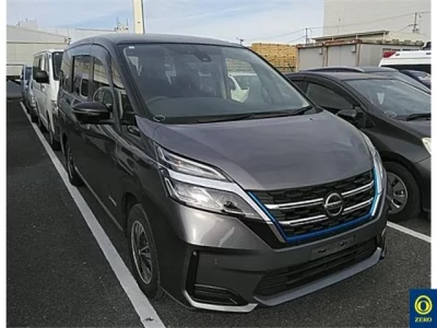 Nissan SERENA  с аукциона в Японии