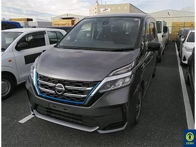 Nissan SERENA  с аукциона в Японии
