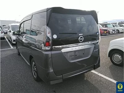 Nissan SERENA  с аукциона в Японии