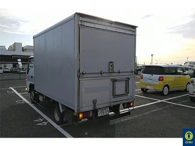 Isuzu ELF  с аукциона в Японии