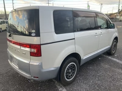 Mitsubishi DELICA D5