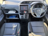 Toyota VOXY лот № 722 оценка RA  с аукциона в Японии 2