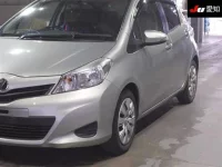 Toyota VITZ лот № 30478 оценка 4  с аукциона в Японии 6