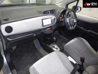 Toyota VITZ лот № 30478 оценка 4  с аукциона в Японии 2