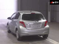 Toyota VITZ лот № 30478 оценка 4  с аукциона в Японии 1