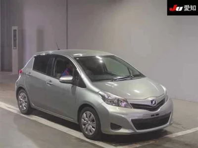 Toyota VITZ  с аукциона в Японии