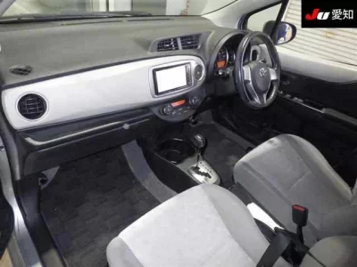 Toyota VITZ  с аукциона в Японии