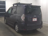 Toyota VOXY лот № 3533 оценка 3  с аукциона в Японии 1