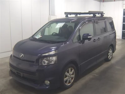 Toyota VOXY  с аукциона в Японии