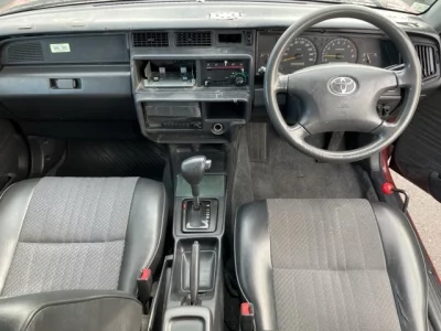 Toyota CROWN COMFORT  с аукциона в Японии
