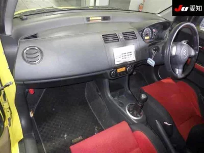 Suzuki SWIFT  с аукциона в Японии