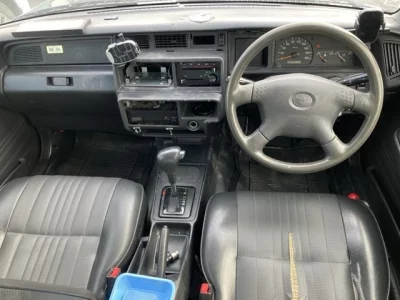 Toyota CROWN COMFORT  с аукциона в Японии