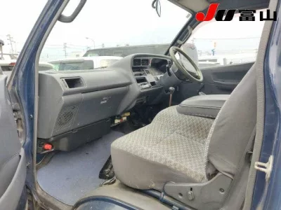 Toyota HIACE VAN  с аукциона в Японии