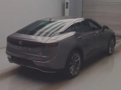 Toyota CROWN CROSSOVER  с аукциона в Японии