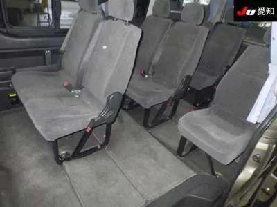 Toyota HIACE  с аукциона в Японии