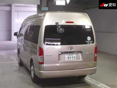 Toyota HIACE  с аукциона в Японии
