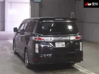 Nissan ELGRAND лот № 30503 оценка 3.5  с аукциона в Японии 1