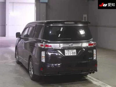 Nissan ELGRAND  с аукциона в Японии