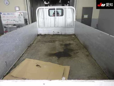 Toyota DYNA  с аукциона в Японии