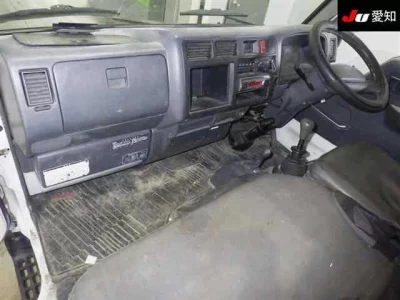 Toyota DYNA  с аукциона в Японии