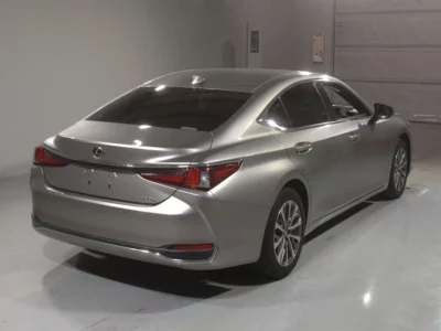 Lexus ES  с аукциона в Японии