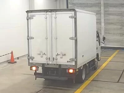 Isuzu ELF  с аукциона в Японии