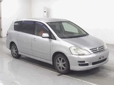 Toyota IPSUM  с аукциона в Японии