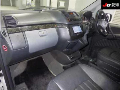 Mercedes-Benz V CLASS