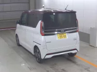 Nissan ROOX лот № 3064 оценка 5  с аукциона в Японии 1