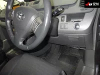 Toyota VOXY лот № 30532 оценка 3  с аукциона в Японии 4