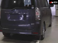 Toyota VOXY лот № 30532 оценка 3  с аукциона в Японии 7