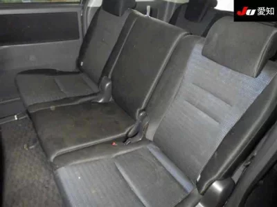 Toyota VOXY  с аукциона в Японии