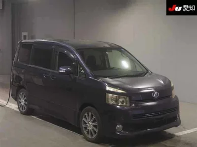 Toyota VOXY  с аукциона в Японии