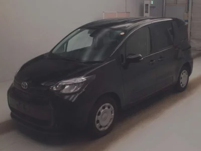 Toyota SIENTA  с аукциона в Японии