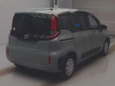 Toyota SIENTA  с аукциона в Японии