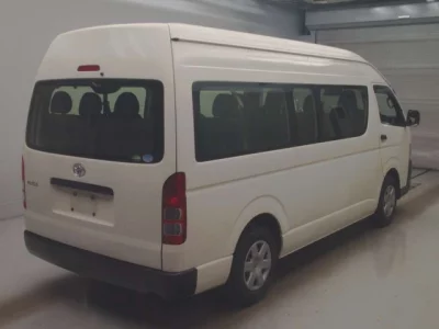 Toyota HIACE  с аукциона в Японии