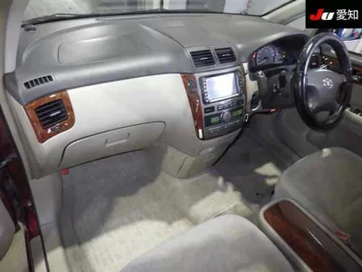 Toyota IPSUM  с аукциона в Японии