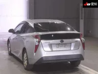 Toyota PRIUS лот № 30497 оценка 3.5  с аукциона в Японии 1