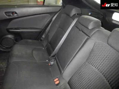 Toyota PRIUS  с аукциона в Японии