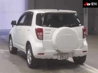 Toyota RUSH лот № 4235 оценка 3.5  с аукциона в Японии 1