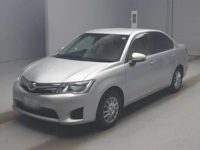 Toyota COROLLA AXIO  с аукциона в Японии