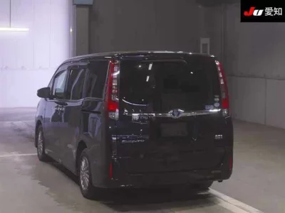 Toyota ESQUIRE  с аукциона в Японии