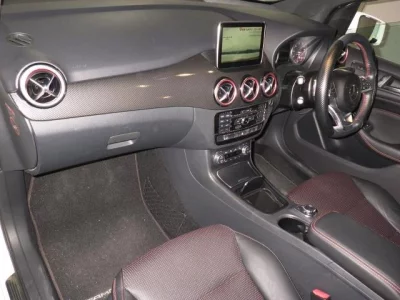 Mercedes-Benz B CLASS