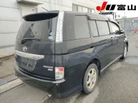 Toyota ISIS лот № 1061 оценка R  с аукциона в Японии 4