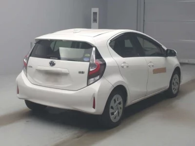 Toyota AQUA  с аукциона в Японии