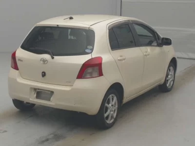 Toyota VITZ  с аукциона в Японии
