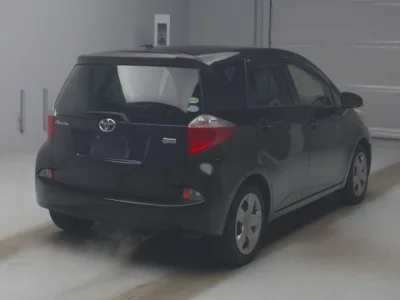 Toyota RACTIS  с аукциона в Японии
