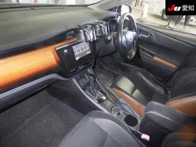 Toyota AURIS  с аукциона в Японии