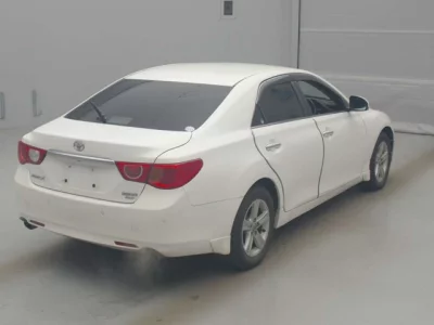 Toyota MARK X  с аукциона в Японии