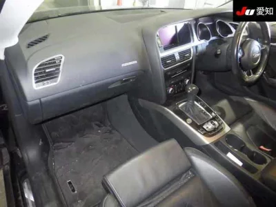 Audi A5  с аукциона в Японии